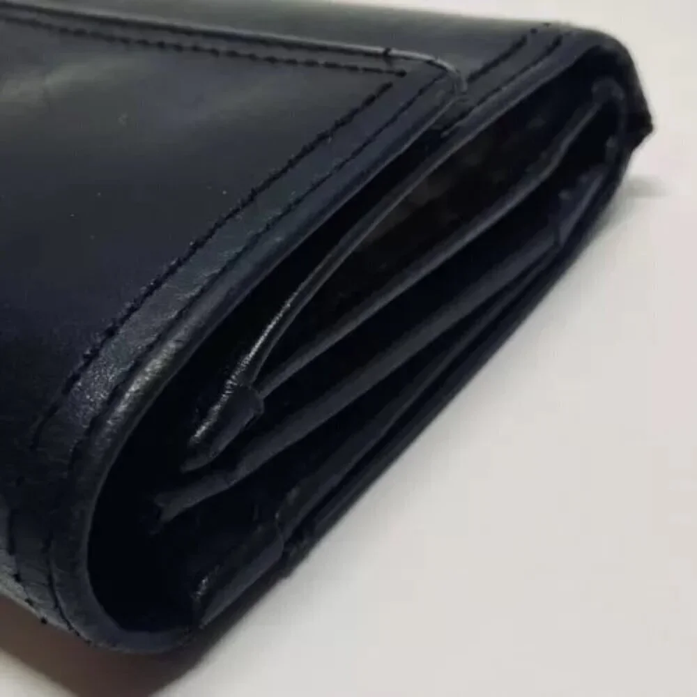 Coach Women's Black Leather Trifold Wallet Snap Front Medium Size Good Condition